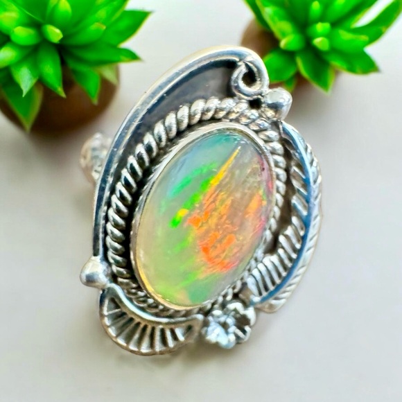 Elegant Ethiopian Fire Opal Sterling Silver Ring (8) - Picture 8 of 12